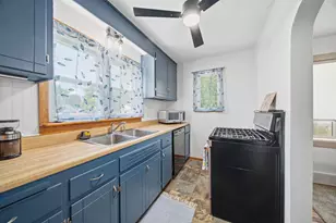 14357 Knox Ave, Midlothian, IL 60445 - Photo 8