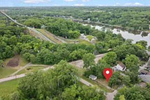 8717 Gardner Rd, Fox River Grove, IL 60021 - Photo 6