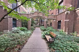 5457 S Ingleside Ave, Chicago, IL 60615 - Photo 2