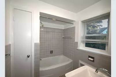 1402 Hinman Avenue #2E, Evanston, IL 60201 - Photo 8