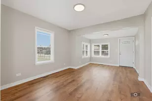 8721 S Constance Ave, Chicago, IL 60617 - Photo 6