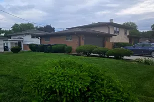 15643 Gouwens Ln, South Holland, IL 60473 - Photo 2