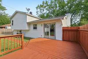 1913 Burr Oak Ln, Lindenhurst, IL 60046 - Photo 18