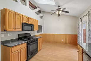 1913 Burr Oak Ln, Lindenhurst, IL 60046 - Photo 6