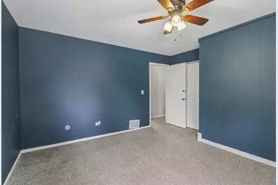 1913 Burr Oak Lane, Lindenhurst, IL 60046 - Photo 10
