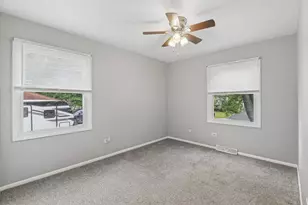 1913 Burr Oak Ln, Lindenhurst, IL 60046 - Photo 8