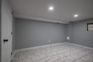 320 S Whipple St, Chicago, IL 60612 - Photo 14