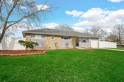 310 Maricopa Lane, Hoffman Estates, IL 60169 - Photo 2