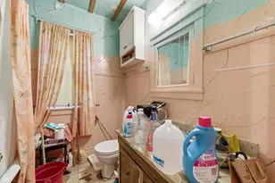 2019 W Chase Ave, Chicago, IL 60645 - Photo 12