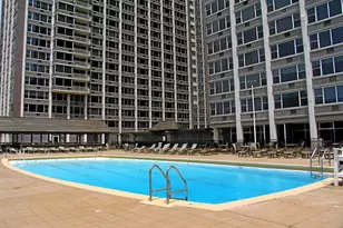 4250 N Marine Dr, Chicago, IL 60613 - Photo 18