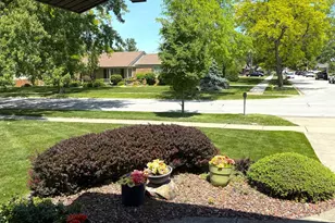 8733 Golfview Dr, Orland Park, IL 60462 - Photo 16