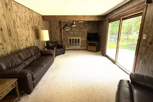 8733 Golfview Dr, Orland Park, IL 60462 - Photo 2