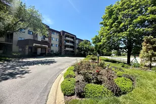 3350 N Carriageway Dr, Arlington Heights, IL 60004 - Photo 34