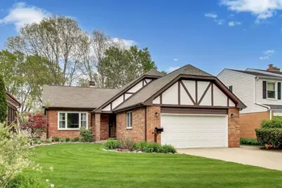 313 S Hi Lusi Avenue, Mount Prospect, IL 60056 - Photo 1