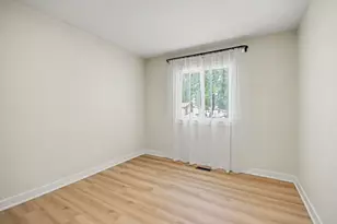 7 Blue Jay Ct, Woodridge, IL 60517 - Photo 14