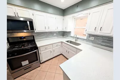 8642 W Berwyn Avenue #2S, Chicago, IL 60656 - Photo 4