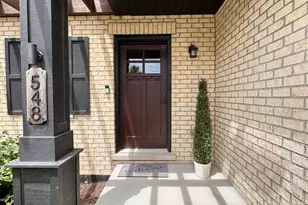 548 Mihelich Ln, Lockport, IL 60441 - Photo 2