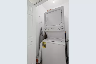 1433 W Belle Plaine Avenue #2E, Chicago, IL 60613 - Photo 14