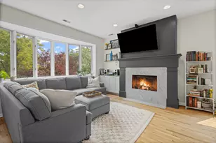 1433 W Belle Plaine Ave, Chicago, IL 60613 - Photo 2