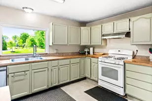 209 Woodrig Rd, Bloomington, IL 61704 - Photo 20