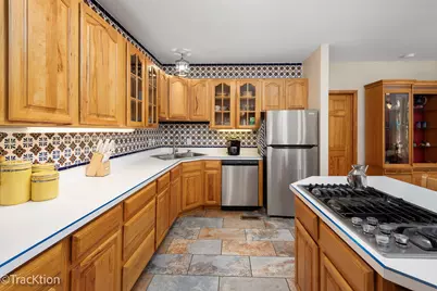 383 W Park Avenue, Aurora, IL 60506 - Photo 8