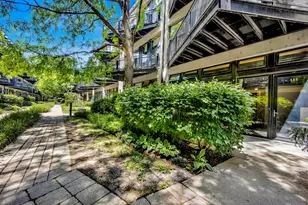 1111 W 14th Pl, Chicago, IL 60608 - Photo 22
