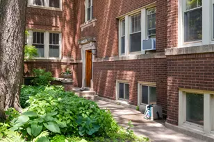1442 W Summerdale Ave, Chicago, IL 60640 - Photo 2