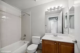 125 E 13th St, Chicago, IL 60605 - Photo 14