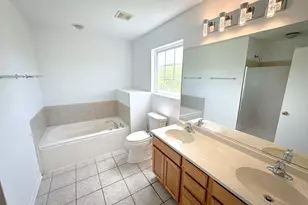 1758 Fredericksburg Ln, Aurora, IL 60503 - Photo 22