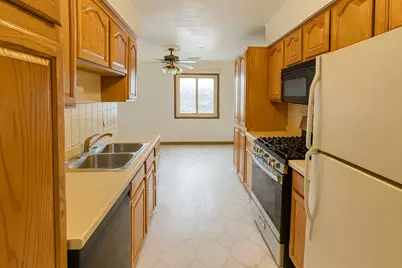 10424 Central Avenue #3NE, Oak Lawn, IL 60453 - Photo 2