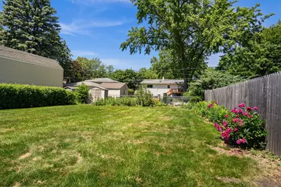 1107 E Elm Street, Wheaton, IL 60189 - Photo 30