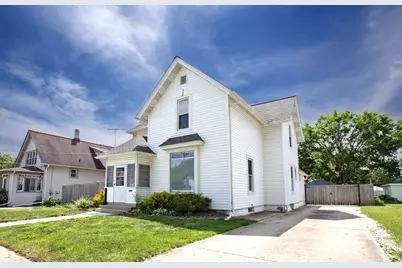 315 E 1st Street, East Dundee, IL 60118 - Photo 1
