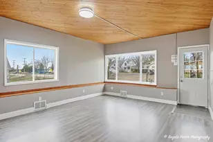 320 E Washington St, Round Lake Park, IL 60073 - Photo 4