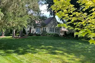 201 Devonshire Rd, Tower Lakes, IL 60010 - Photo 2