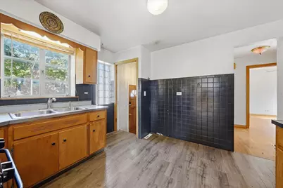6156 W Gunnison Street, Chicago, IL 60630 - Photo 8