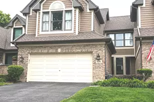 526 Rosebud Dr South Dr, Lombard, IL 60148 - Photo 1