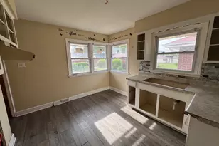 386 Clyde Ave, Calumet City, IL 60409 - Photo 6