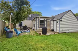551 Sunset Dr, Elgin, IL 60123 - Photo 26