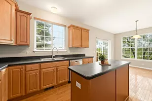 2320 Hudson Cir, Aurora, IL 60502 - Photo 6