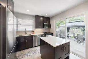 1513 Ronzheimer Ave, Saint Charles, IL 60174 - Photo 6