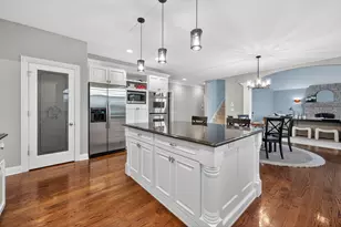 39W696 Henry David Thoreau Pl, Saint Charles, IL 60175 - Photo 10