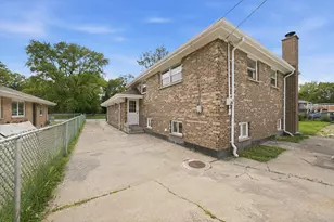 13409 S Komenski Ave, Robbins, IL 60472 - Photo 34