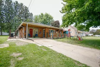 411 E Lincoln Street, Mount Morris, IL 61054 - Photo 1