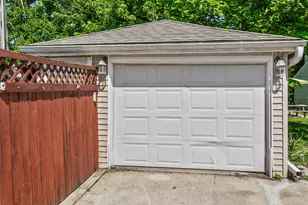 17561 Hillside Ave, Homewood, IL 60430 - Photo 2