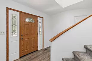 25 Magnolia Dr, Streamwood, IL 60107 - Photo 2