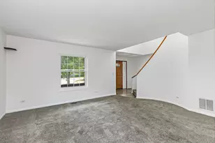 25 Magnolia Dr, Streamwood, IL 60107 - Photo 6