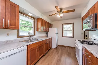 2109 7th Street, Winthrop Harbor, IL 60096 - Photo 6