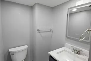 9268 Barberry Ln, Des Plaines, IL 60016 - Photo 10