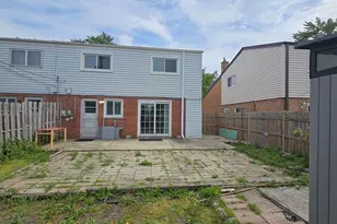 9268 Barberry Ln, Des Plaines, IL 60016 - Photo 18