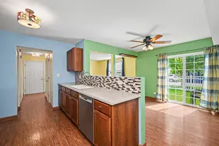 1572 Victoria Park Cir, Aurora, IL 60504 - Photo 10